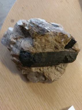 820g SCHORL IN QUARTZ