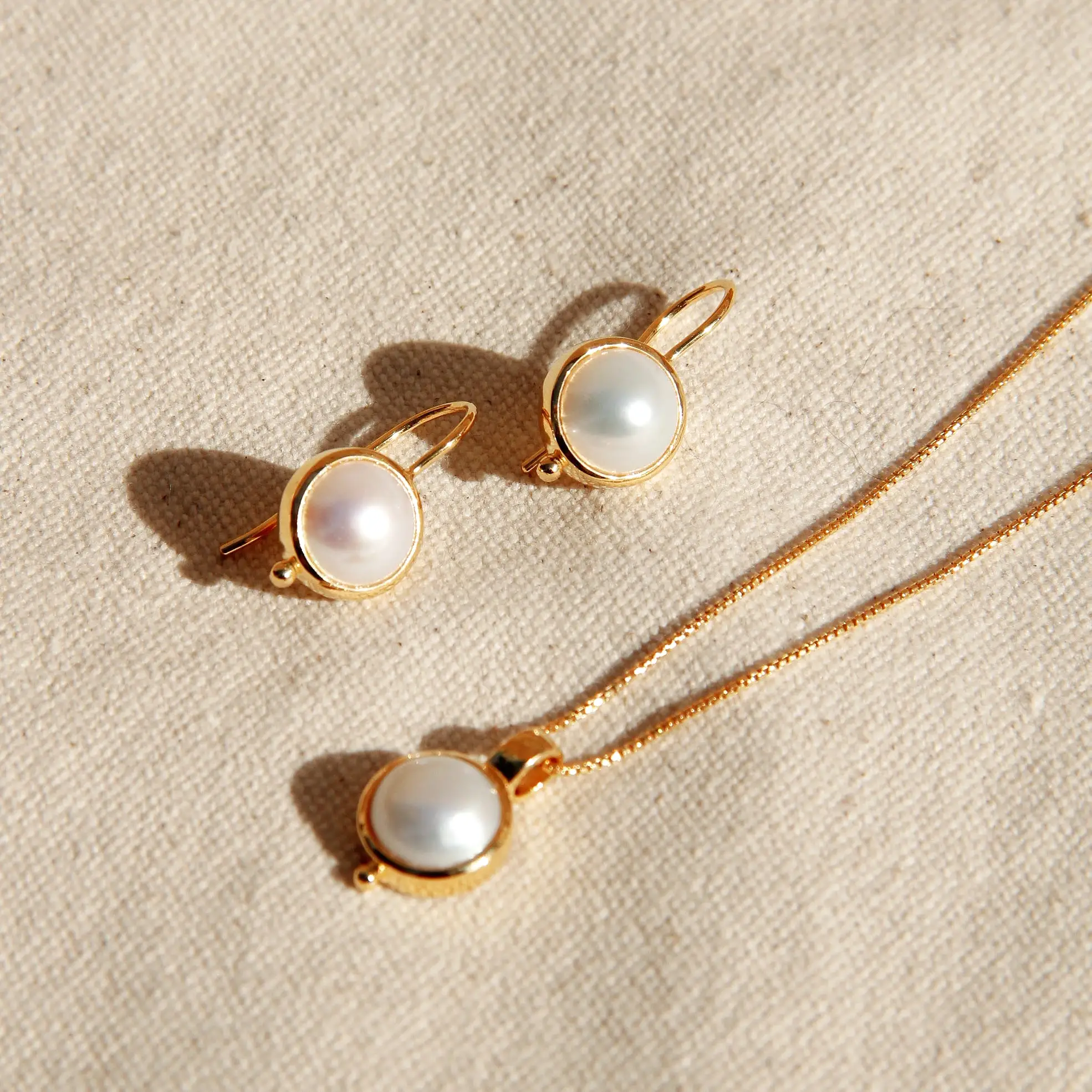 A Najo Garland Pearl Gold Earrings