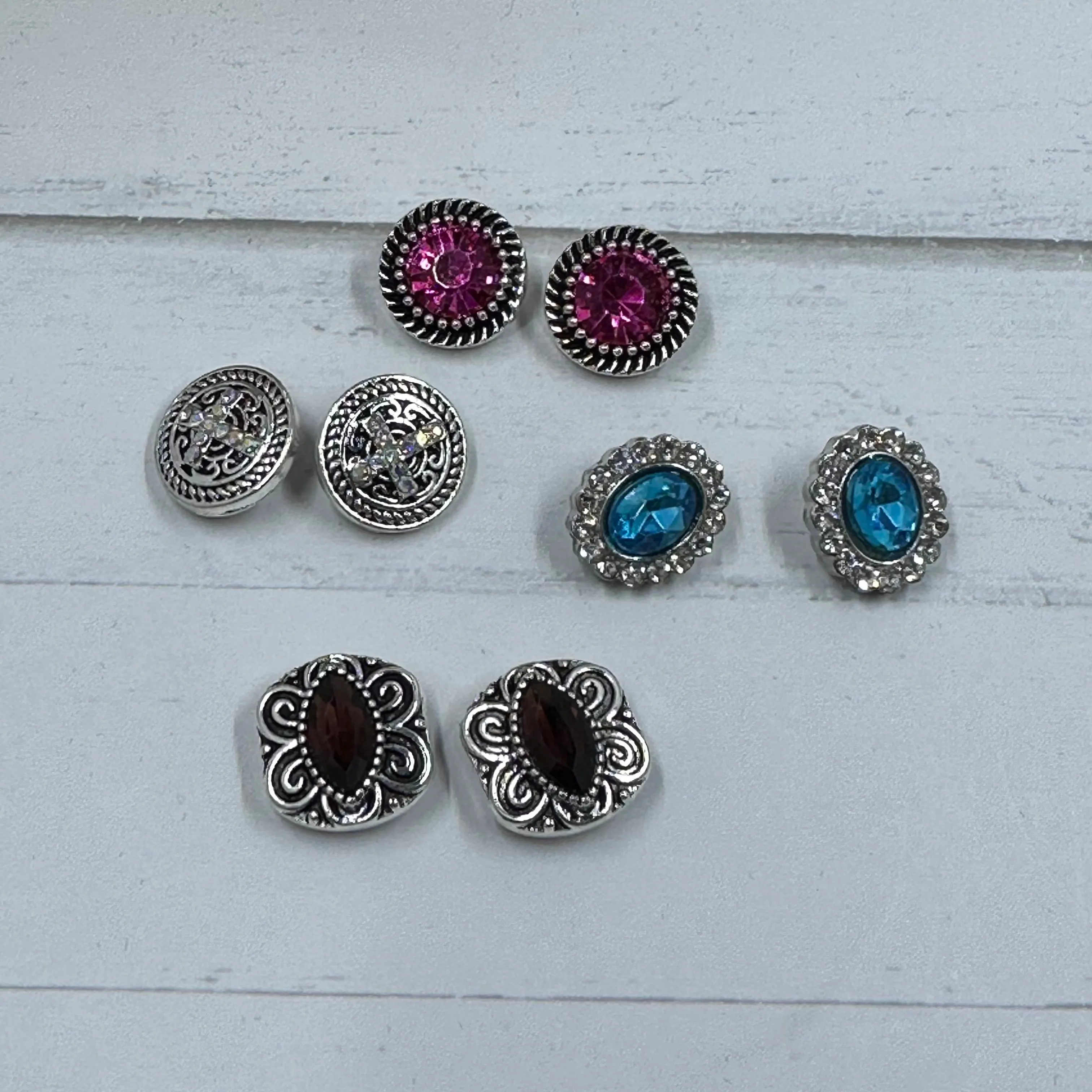 Dangle Earrings with 4 sets of Snaps/Misc