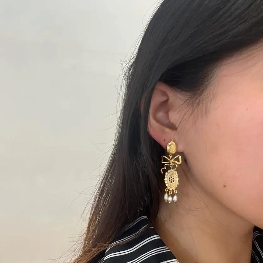 Pepa Earrings, Gold